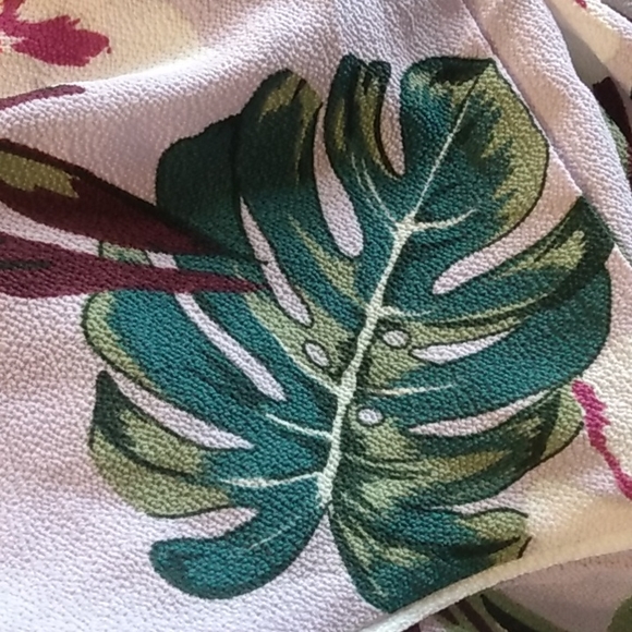 NWT Jennifer Lopez Floral Ruffled Wrap Dress Palm Trees - Picture 5 of 7